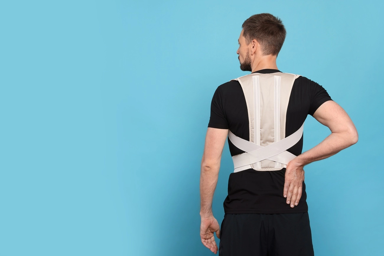 Find relief from back pain with the right spinal brace — explore LSO & TLSO options in this guide. Call today for personalized orthotic support at PrimeCare!