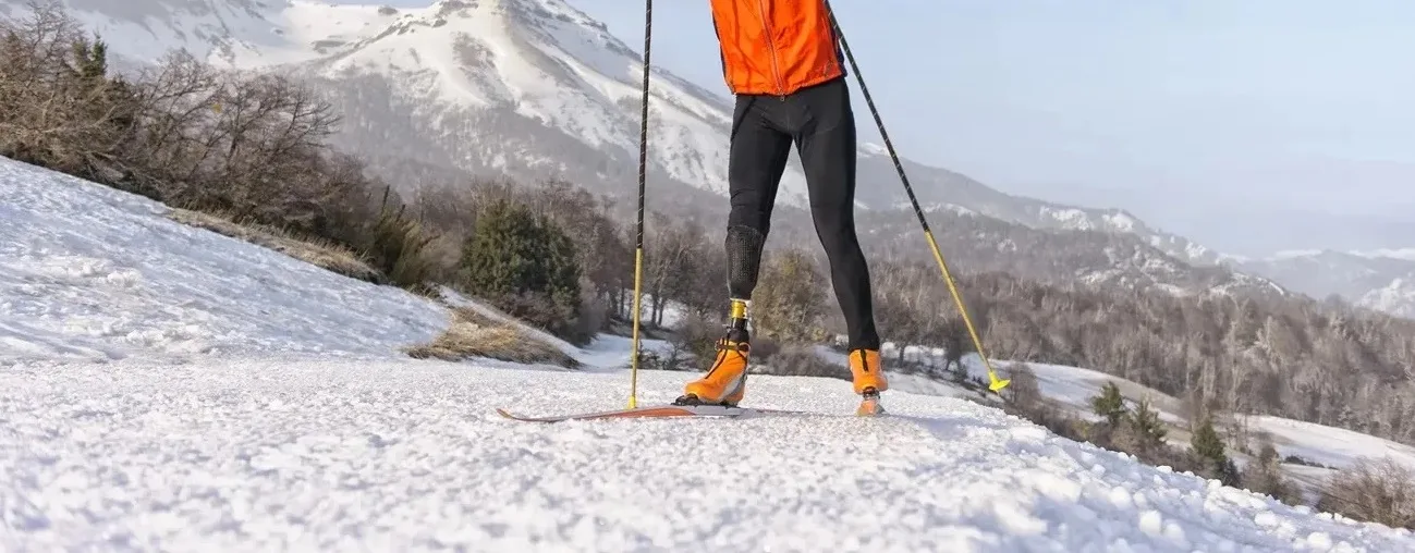 Learn about skiing & snowboarding with a prosthetic leg, all adaptive techniques & resources. Contact PrimeCare to get custom prosthetics for winter activities!